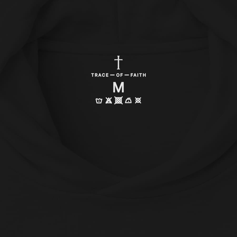 Diep geworteld in Black, neck label
