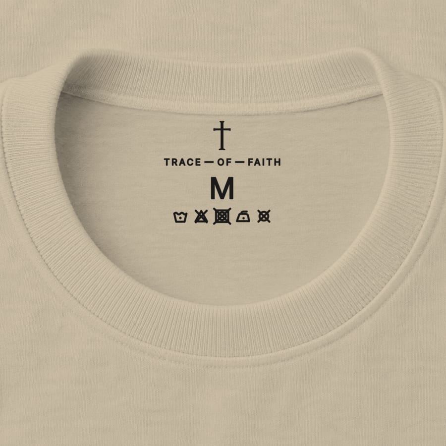 Overgave in Desert Dust, neck label