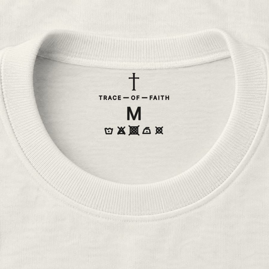 In Uw handen in Off White, neck label
